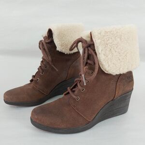 UGG Women Waterproof Brown Suede Leather Shearling Zea Ankle Wedge Boots Size 7